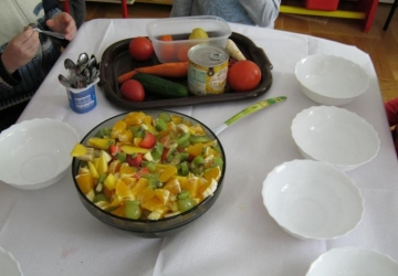 Powiększ obraz: Owoce i warzywa - realizacja programu Kubusiowi Przyjaciele Natury