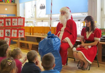 Powiększ obraz: Jak  dzieci czekały na Świętego Mikołaja....